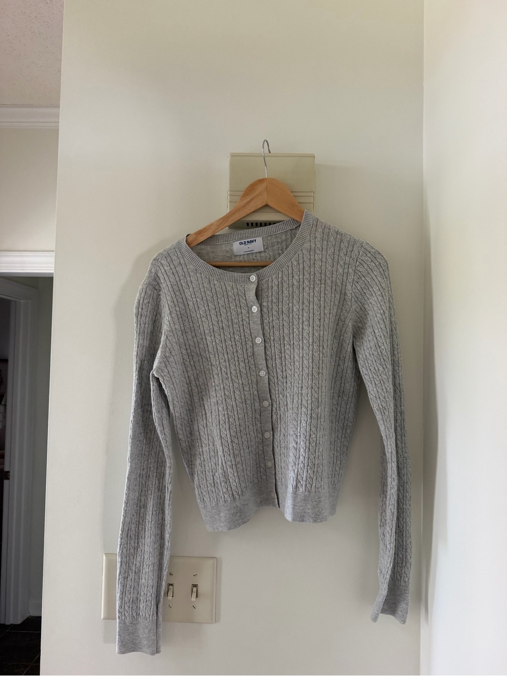 Old Navy Women's Light Gray Cable-Knit Button Cardigan